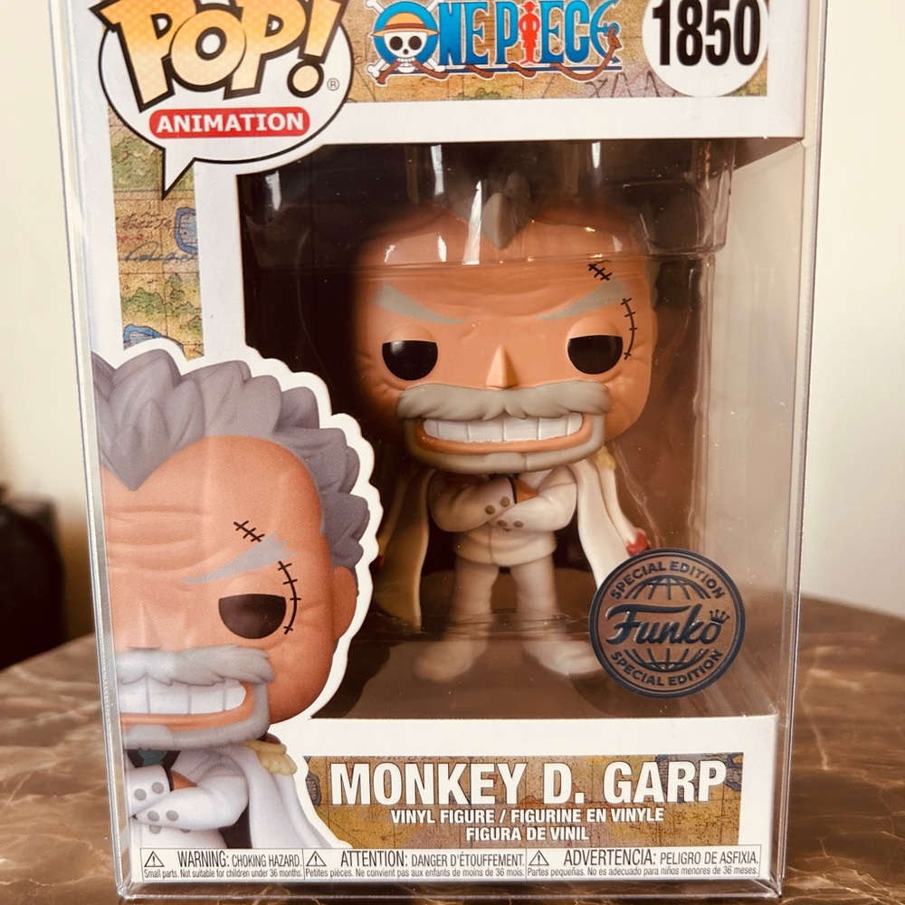 Funko Pop! Vinyl One Piece Monkey D. Garp #1850 Special Edition Figure